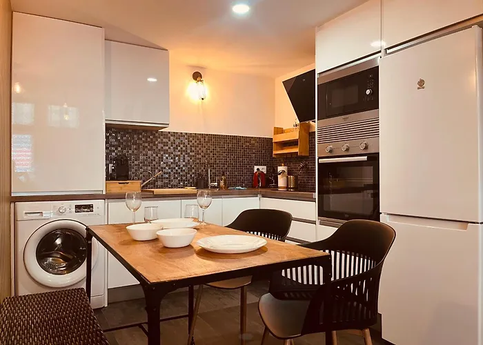 Duplex Tipo Loft De Estilo Selvatico Y Safari, Con Encanto Y A Pasos Del Mar דירה