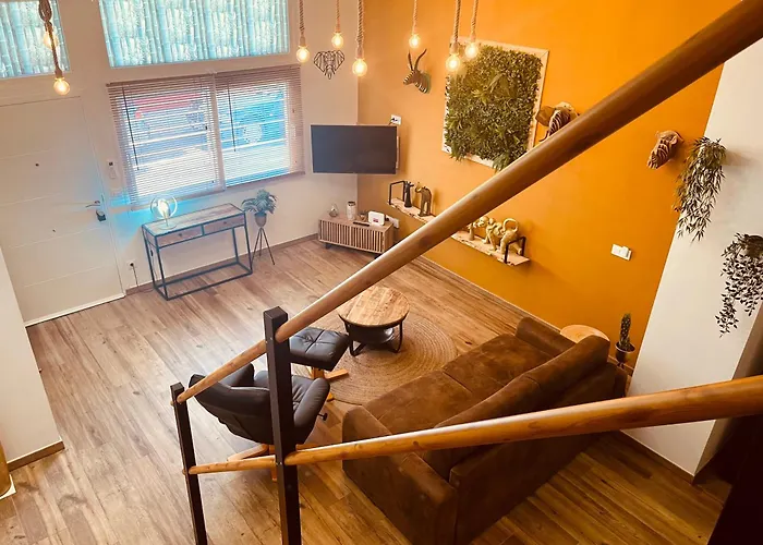 Duplex Tipo Loft De Estilo Selvatico Y Safari, Con Encanto Y A Pasos Del Mar דירה